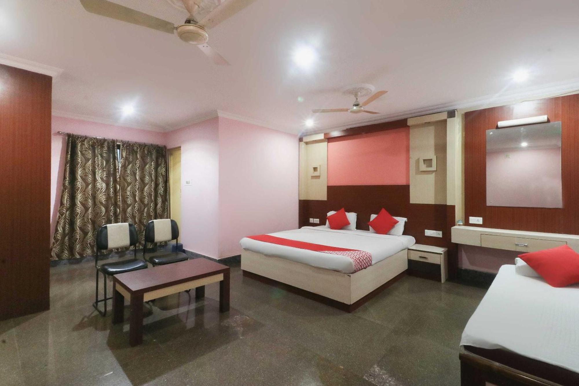בובנשוואר Hotel O Nirmala Residency מראה חיצוני תמונה
